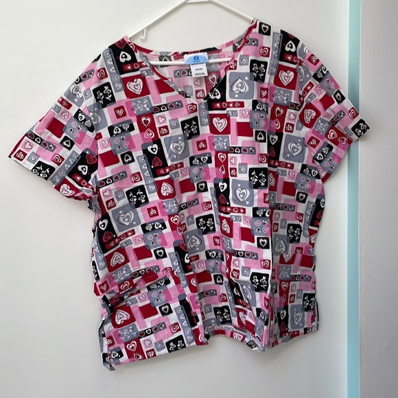 Heart Scrub Top - Picture 1 of 4